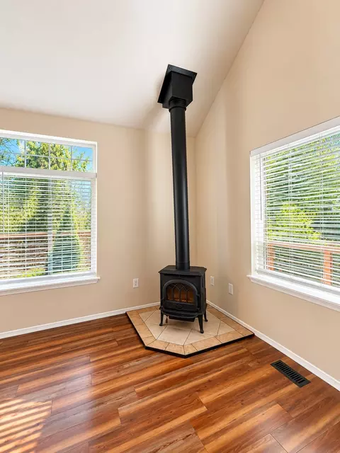 Living - 25513 35th Ave E, Spanaway, WA 98387 photo 3 of 3