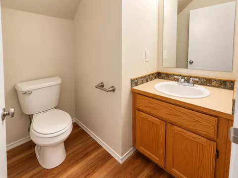 Bath - 25513 35th Ave E, Spanaway, WA 98387 photo 2 of 3