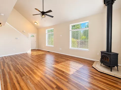 Living - 25513 35th Ave E, Spanaway, WA 98387 photo 2 of 3