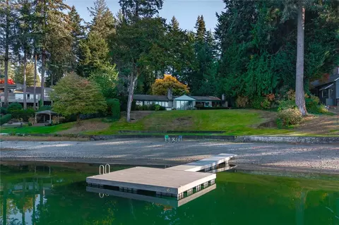 40 Loch Ln SW, Lakewood, WA 98499