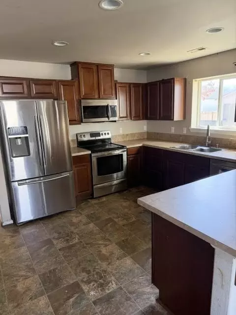 Kitchen - 1121 Sigafoos Ave NW, Orting, WA 98360 photo 2 of 2