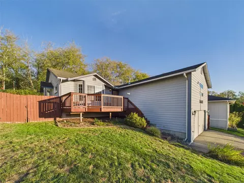 17431 Highland View Dr, Arlington, WA 98223