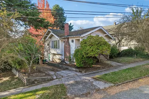 3209 NW 57th St, Seattle, WA 98107