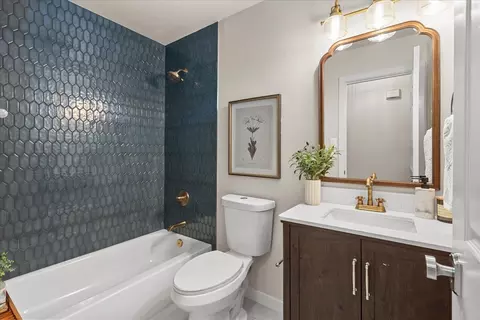 Bath - 3422 201st Pl SE, Bothell, WA 98012 photo 2 of 3