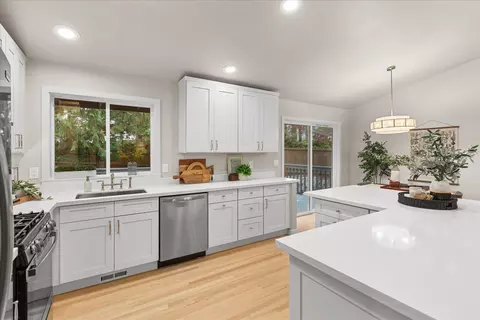 Kitchen - 3422 201st Pl SE, Bothell, WA 98012 photo 2 of 3