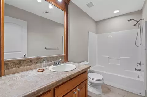 Bath - 1519 NW 36th Ave, Camas, WA 98607 photo 3 of 6