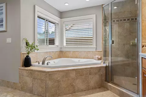 Bath - 1519 NW 36th Ave, Camas, WA 98607 photo 6 of 6