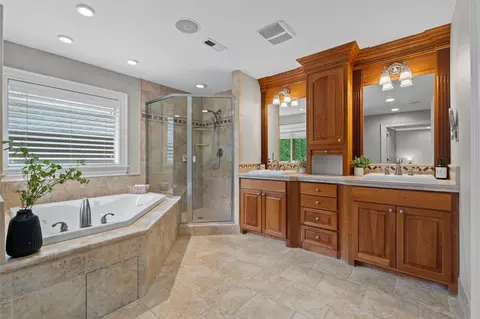 Bath - 1519 NW 36th Ave, Camas, WA 98607 photo 5 of 6