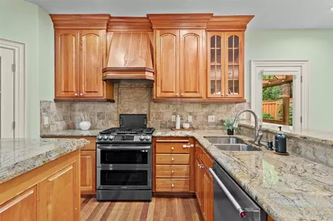 Kitchen - 1519 NW 36th Ave, Camas, WA 98607 photo 4 of 6