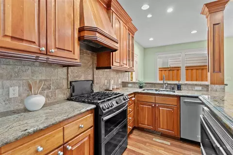 Kitchen - 1519 NW 36th Ave, Camas, WA 98607 photo 5 of 6