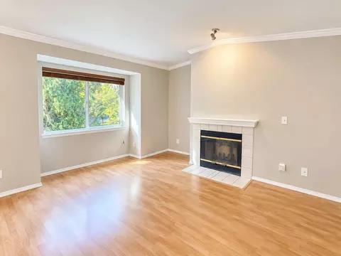 Living - 19418 Bothell Way NE #A302, Bothell, WA 98011 photo 2 of 4