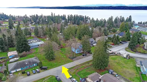 127 W Admiralty Way, Camano Island, WA 98282