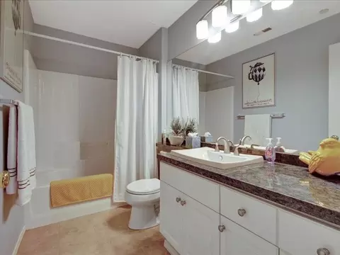 Bath - 710 228th St SW #203, Bothell, WA 98021 photo 2 of 2