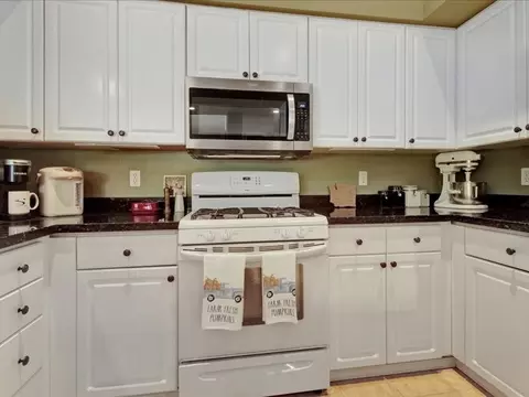 Kitchen - 710 228th St SW #203, Bothell, WA 98021 photo 1 of 4