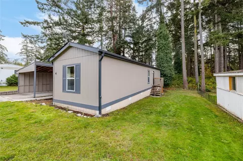 1361 NE Goldie St #4, Oak Harbor, WA 98277