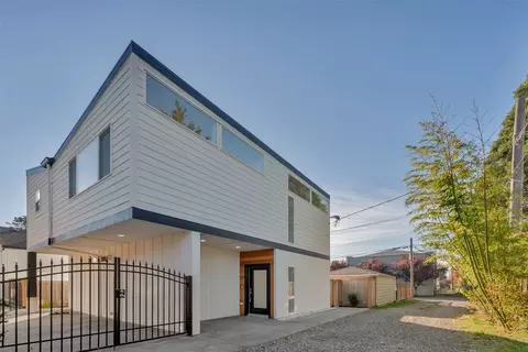 708 N 102nd, Seattle, WA 98133