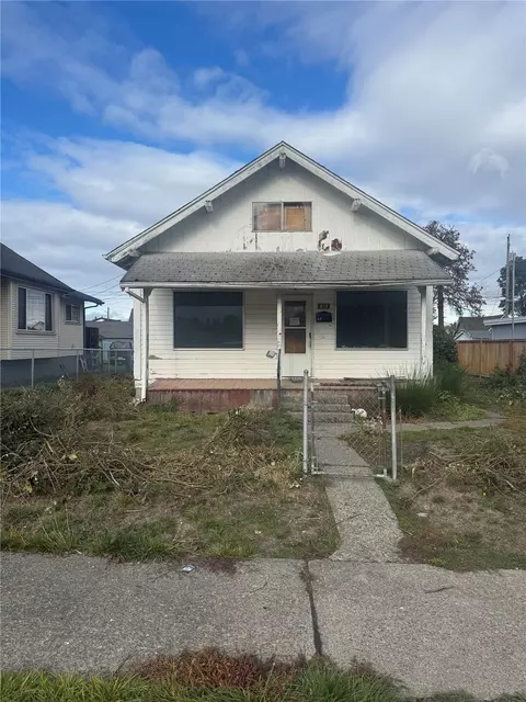 1641 E 35th St, Tacoma, WA 98404