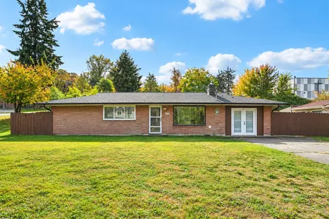 1649 S 223rd St, Des Moines, WA 98198
