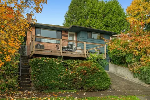 5031 39th Ave NE, Seattle, WA 98105