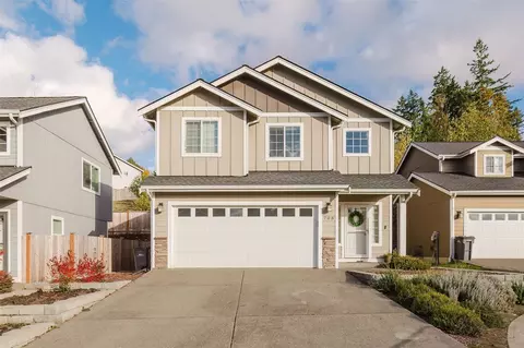708 Courage Ct SE, Port Orchard, WA 98366