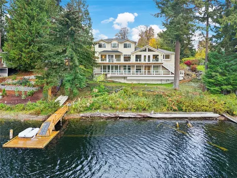 7905 Lakewood Rd, Stanwood, WA 98292