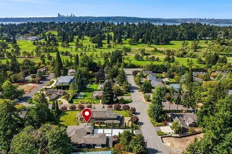 8617 NE 20th St, Clyde Hill, WA 98004
