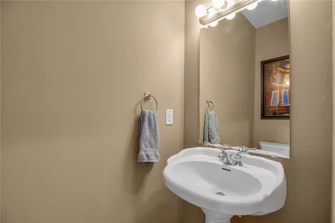 Bath - 19615 SE 30th Way, Camas, WA 98607 photo 1 of 3