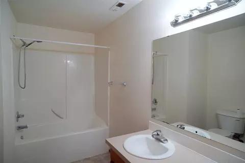 Bath - 1429 203rd St E, Spanaway, WA 98387 photo 4 of 4