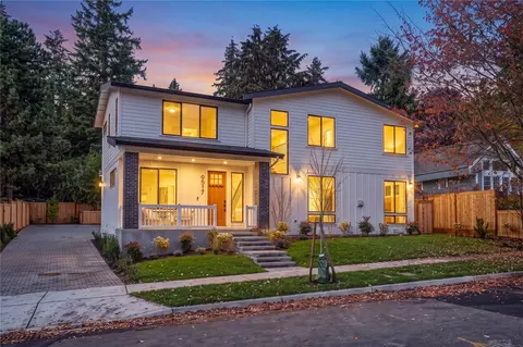 9517 117th Pl NE, Kirkland, WA 98033