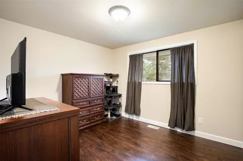 Bedroom - 9116 10th Ave SE, Everett, WA 98208 photo 3 of 3