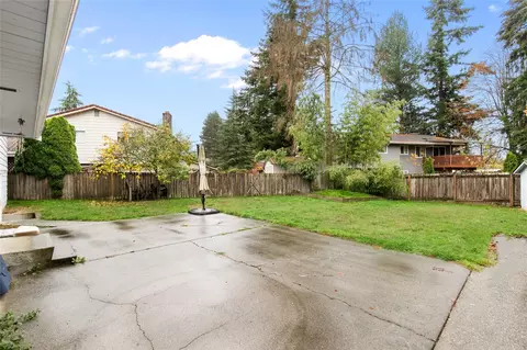 Exterior - 9116 10th Ave SE, Everett, WA 98208 photo 3 of 9