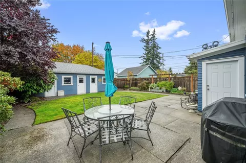 Exterior - 2306 Pine St, Everett, WA 98201 photo 12 of 13