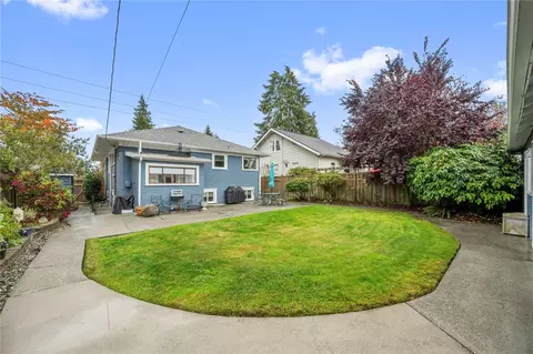 Exterior - 2306 Pine St, Everett, WA 98201 photo 8 of 13