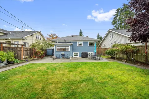 Exterior - 2306 Pine St, Everett, WA 98201 photo 9 of 13