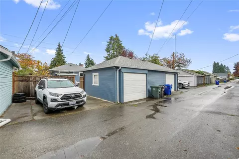Exterior - 2306 Pine St, Everett, WA 98201 photo 5 of 13