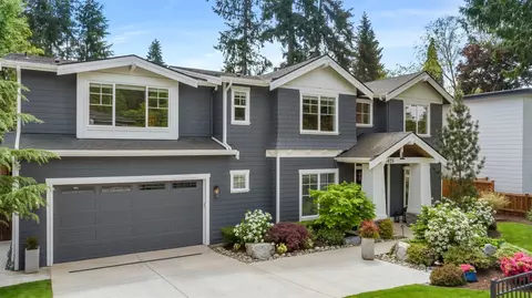 10425 NE 112th St, Kirkland, WA 98033