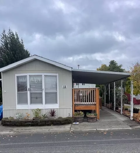 225 NErnst #13, Oak Harbor, WA 98277