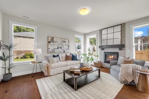 Living - 22323 9th Dr SE #23-S, Bothell, WA 98021 photo 3 of 4