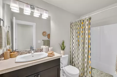 Bath - 22323 9th Dr SE #23-S, Bothell, WA 98021 photo 4 of 5