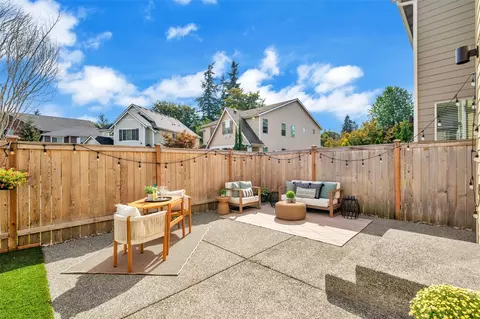 Exterior - 22323 9th Dr SE #23-S, Bothell, WA 98021 photo 3 of 6