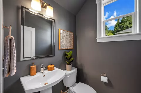 Bath - 22323 9th Dr SE #23-S, Bothell, WA 98021 photo 5 of 5