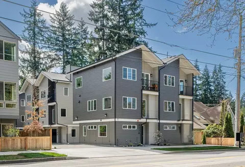 221 NE 185th St #B, Shoreline, WA 98155