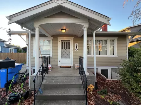 410 7th St NW, Puyallup, WA 98371