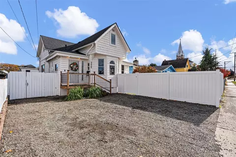 5625 S Warner St, Tacoma, WA 98409