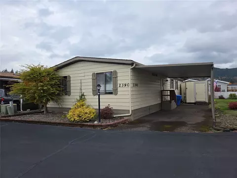 2390 Sparrow Loop, Kelso, WA 98626