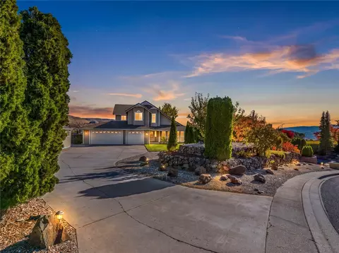 284 Stoneybrook Ln, Wenatchee, WA 98801