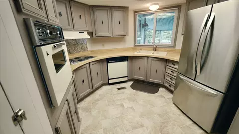 Kitchen - 46 Juniper Mobile Ests, Sequim, WA 98382 photo 1 of 1