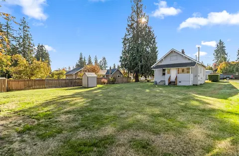 Exterior - 2427 Monroe Ave, Everett, WA 98203 photo 7 of 8