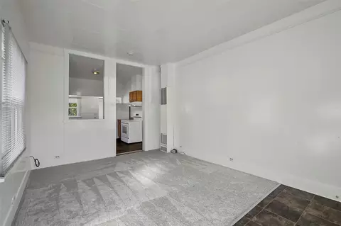 Living - 2427 Monroe Ave, Everett, WA 98203 photo 4 of 4