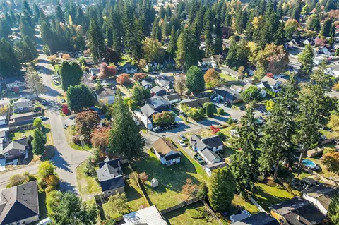 View/Area - 2427 Monroe Ave, Everett, WA 98203 photo 3 of 3